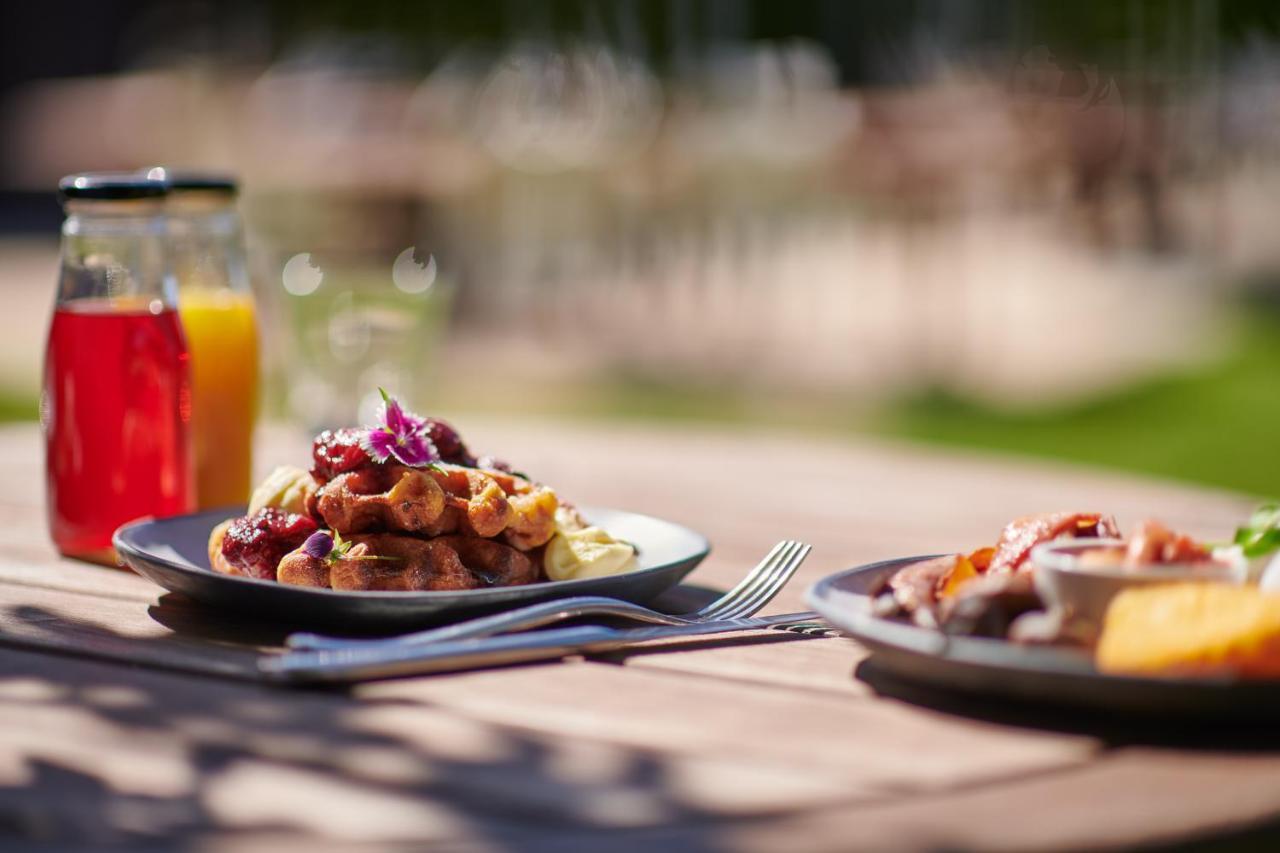 Parehua Resort Martinborough Exteriér fotografie A typical meal at the restaurant