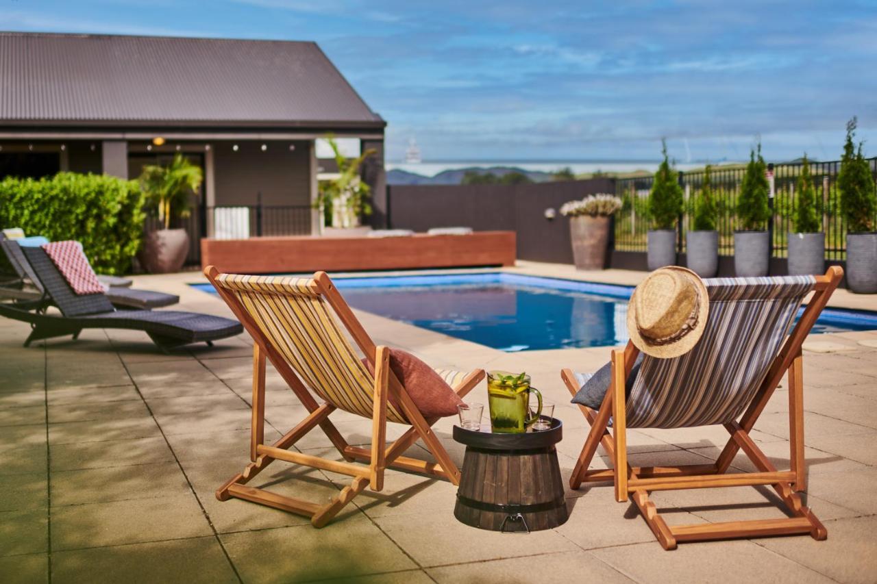 Parehua Resort Martinborough Exteriér fotografie Rooftop pool at the Hotel