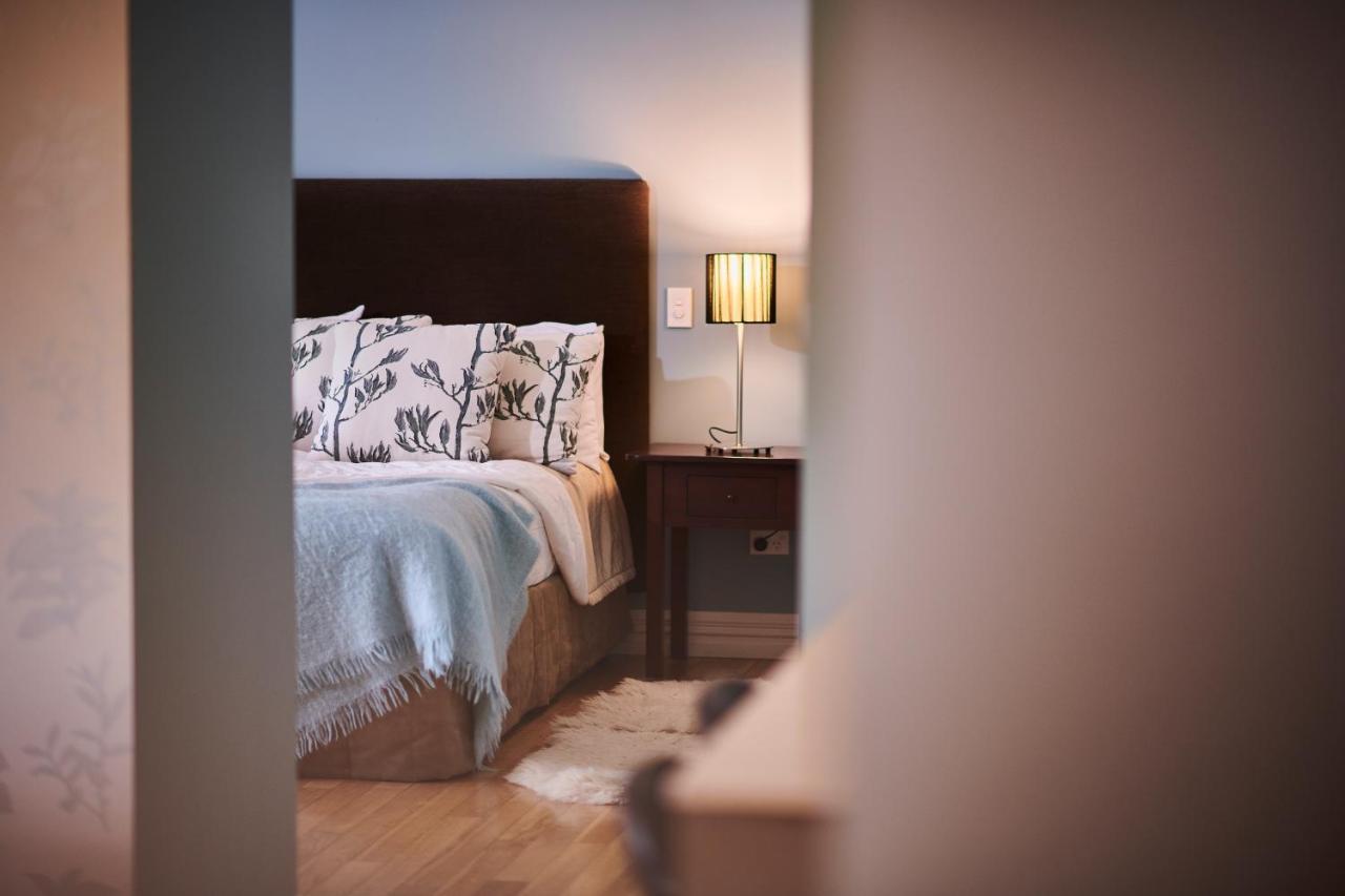 Parehua Resort Martinborough Exteriér fotografie A bedroom at the hotel