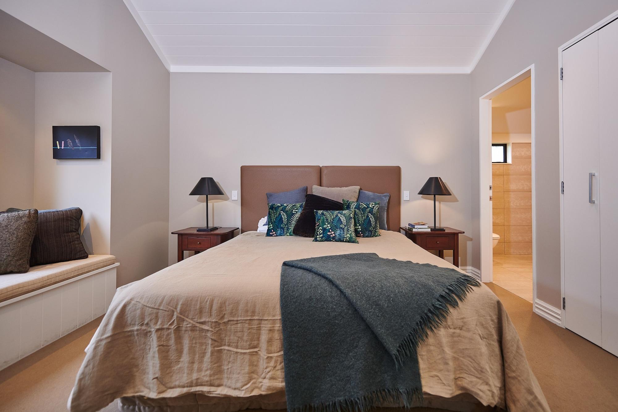 Parehua Resort Martinborough Exteriér fotografie A bedroom