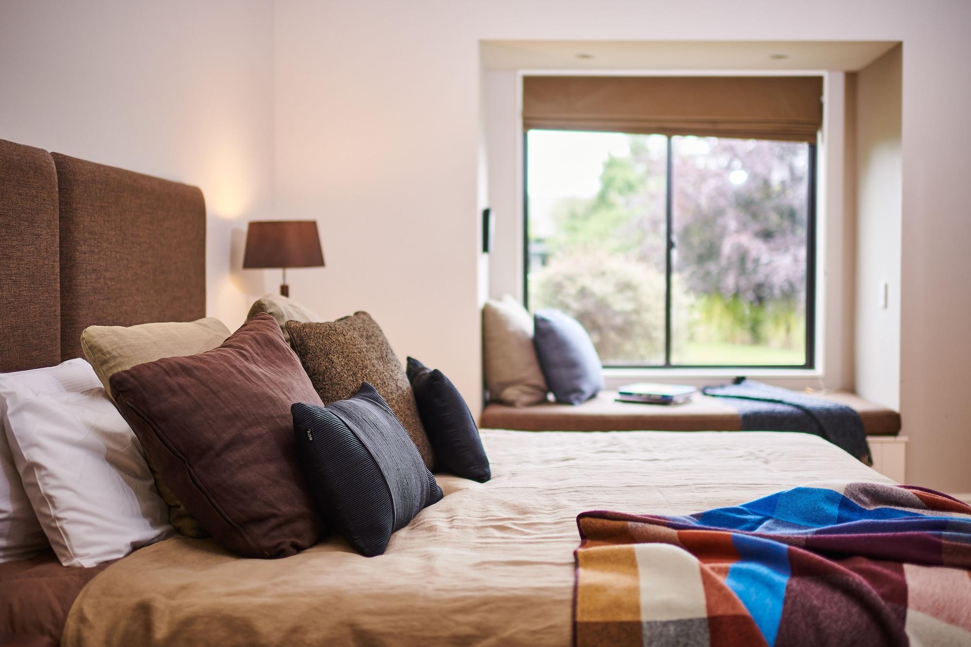 Parehua Resort Martinborough Exteriér fotografie A bedroom at the hotel