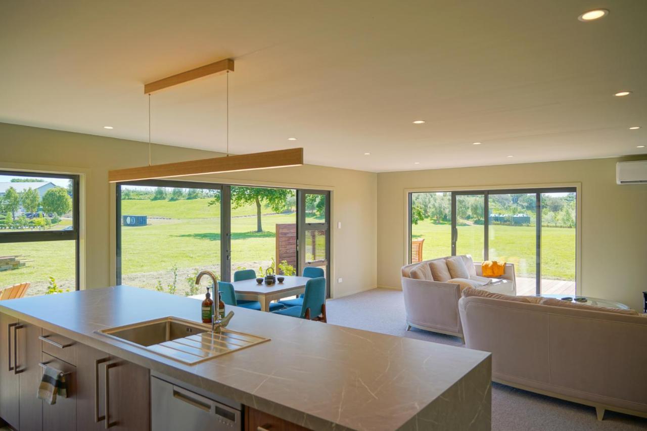 Parehua Resort Martinborough Exteriér fotografie A kitchen with a large island