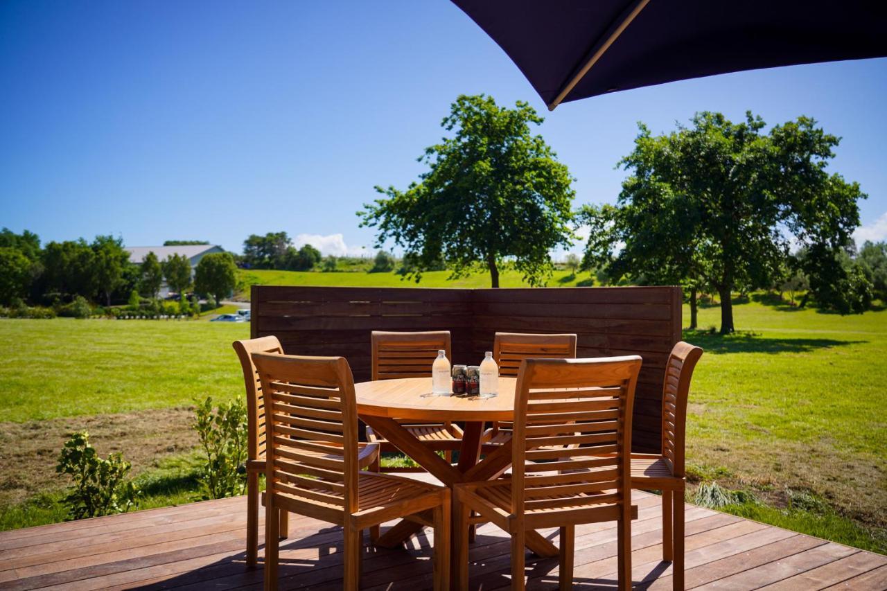 Parehua Resort Martinborough Exteriér fotografie The restaurant at the golf course