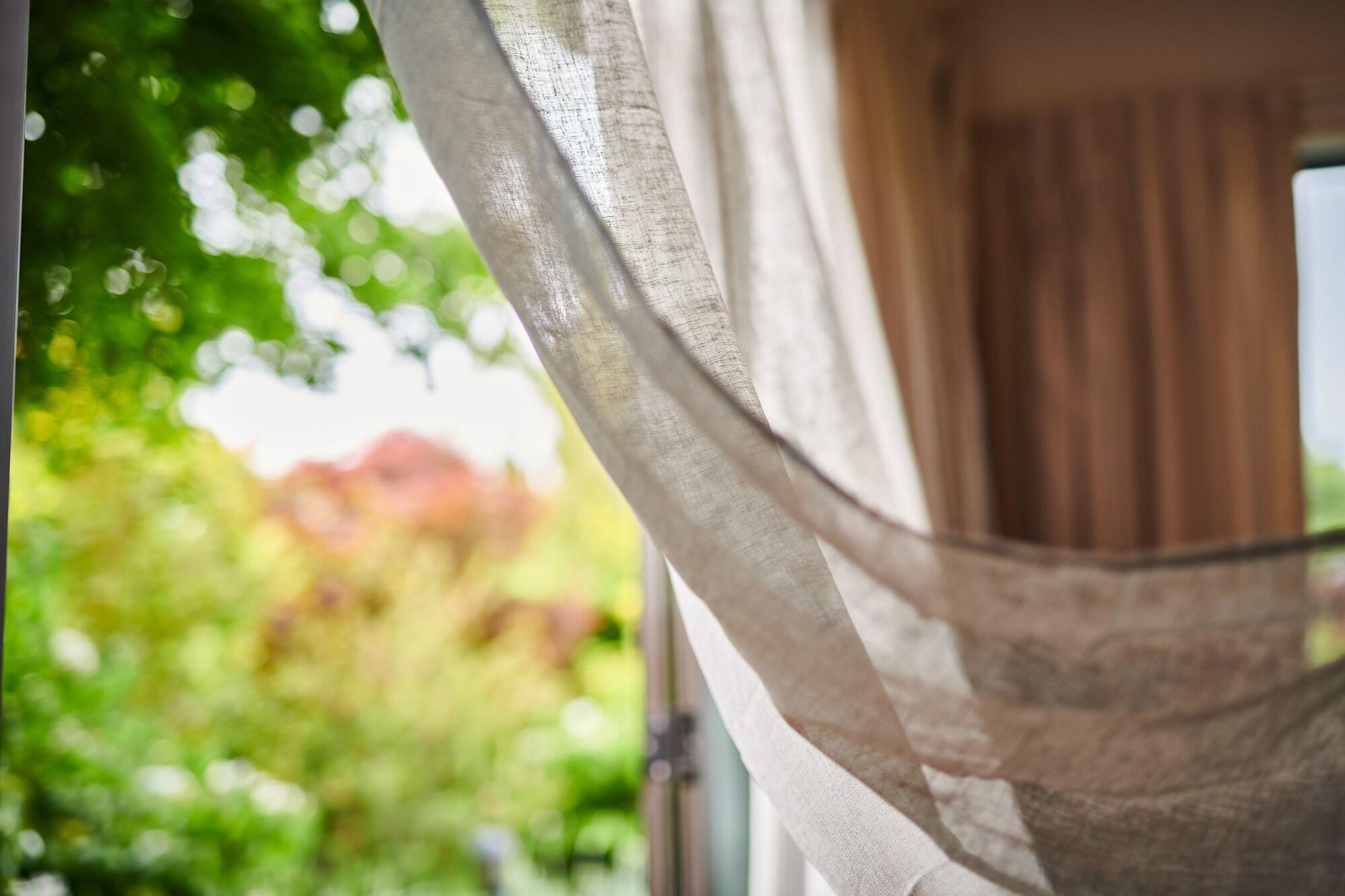 Parehua Resort Martinborough Exteriér fotografie A curtain